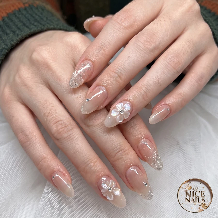 September-inspired nail art ideas